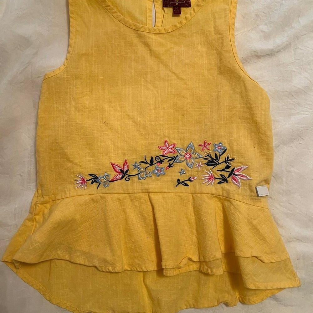 sleeveless top